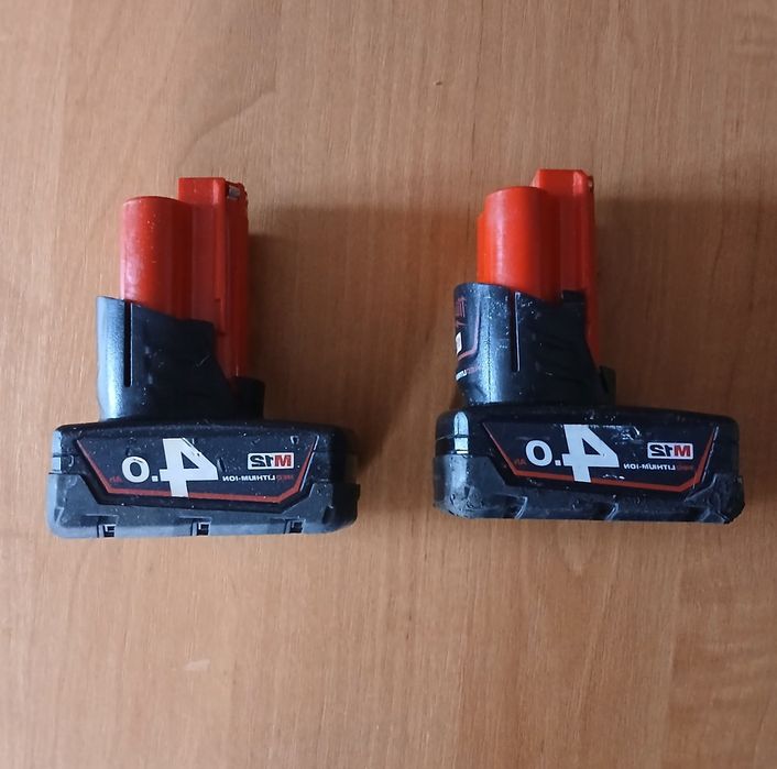 Milwaukee M12 b4 4ah 1700 за пару