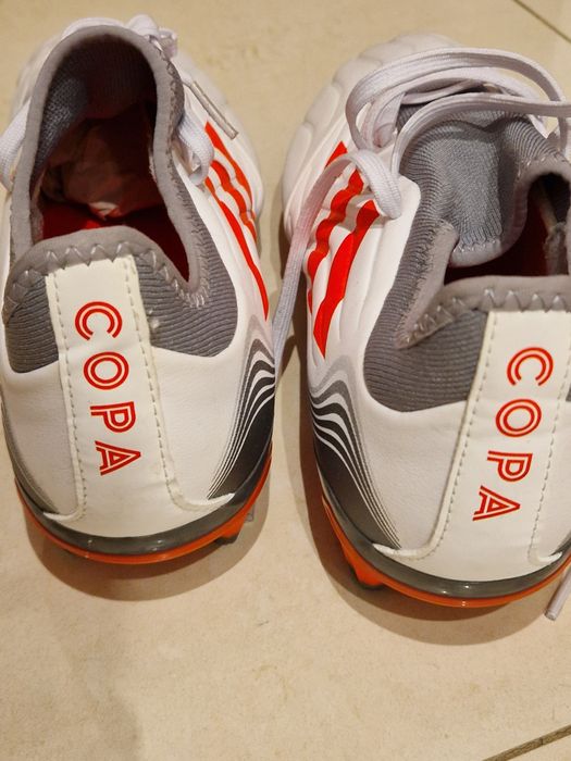 Sapatilhas de futebol copa novas .