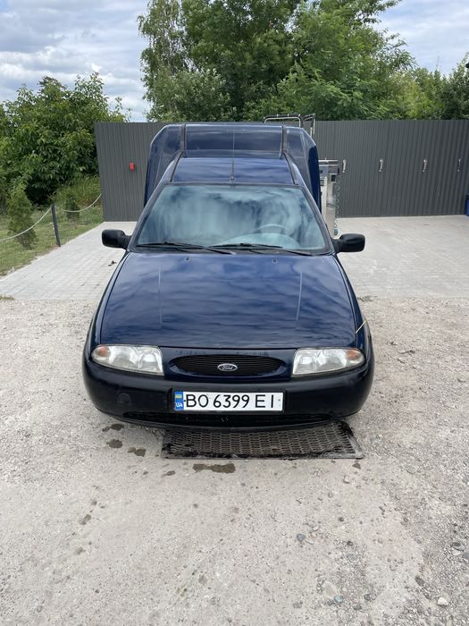 Продаю Ford Courier