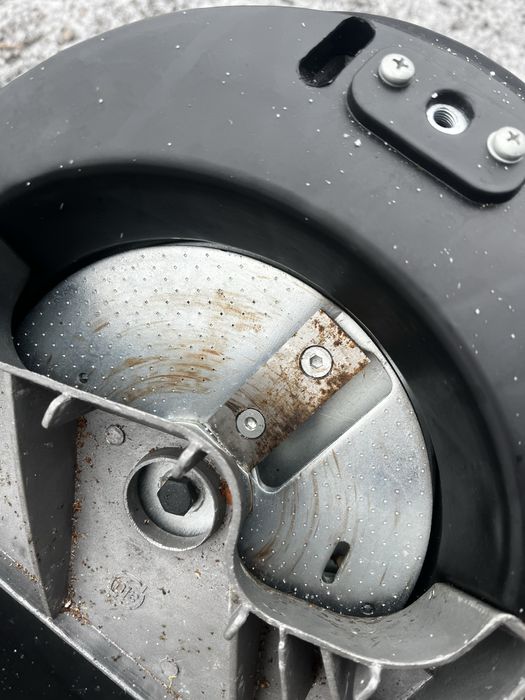 Полрібнювач  гілок дисковий  2.5квт