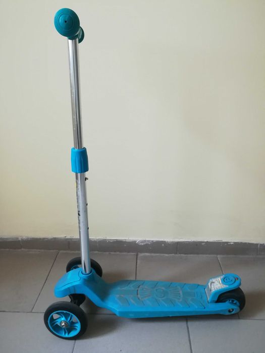 Продам детский самокат.