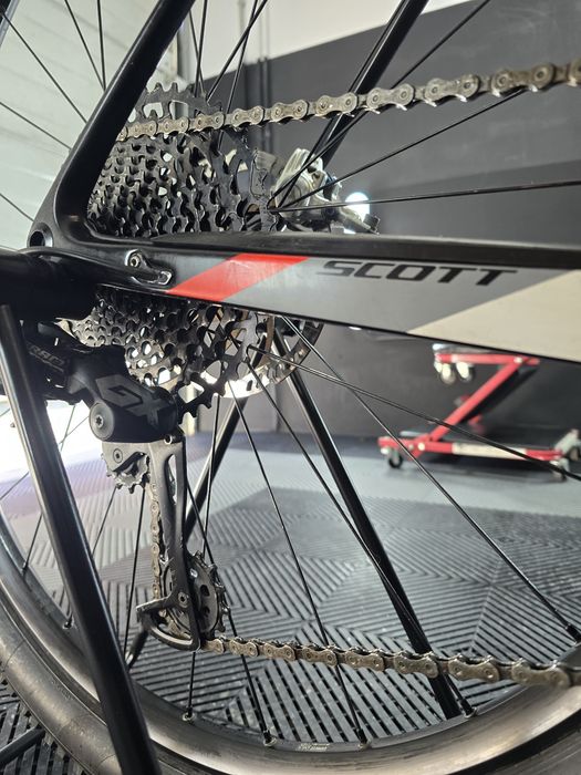 Scott Scale 930 Carbono L/29 Varios extras