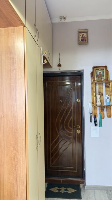 Продам 1 кім з ремонтом і меблями