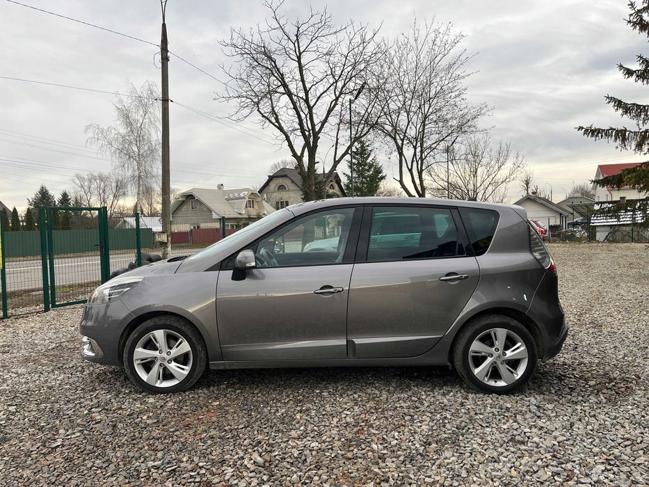 Renault Megane Scenic 2012