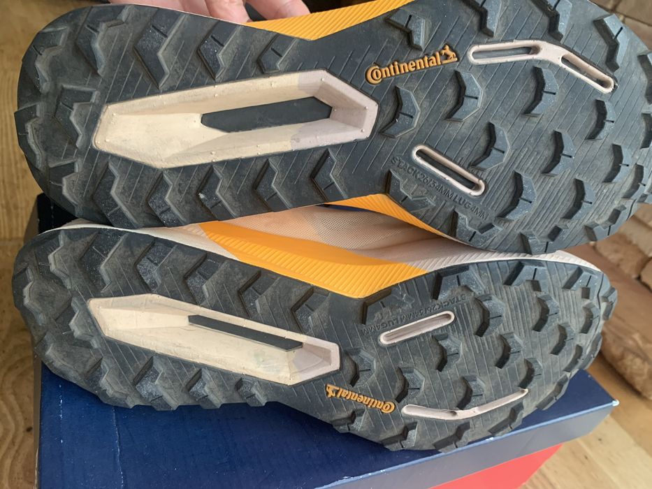 Кросівки Adidas р.42