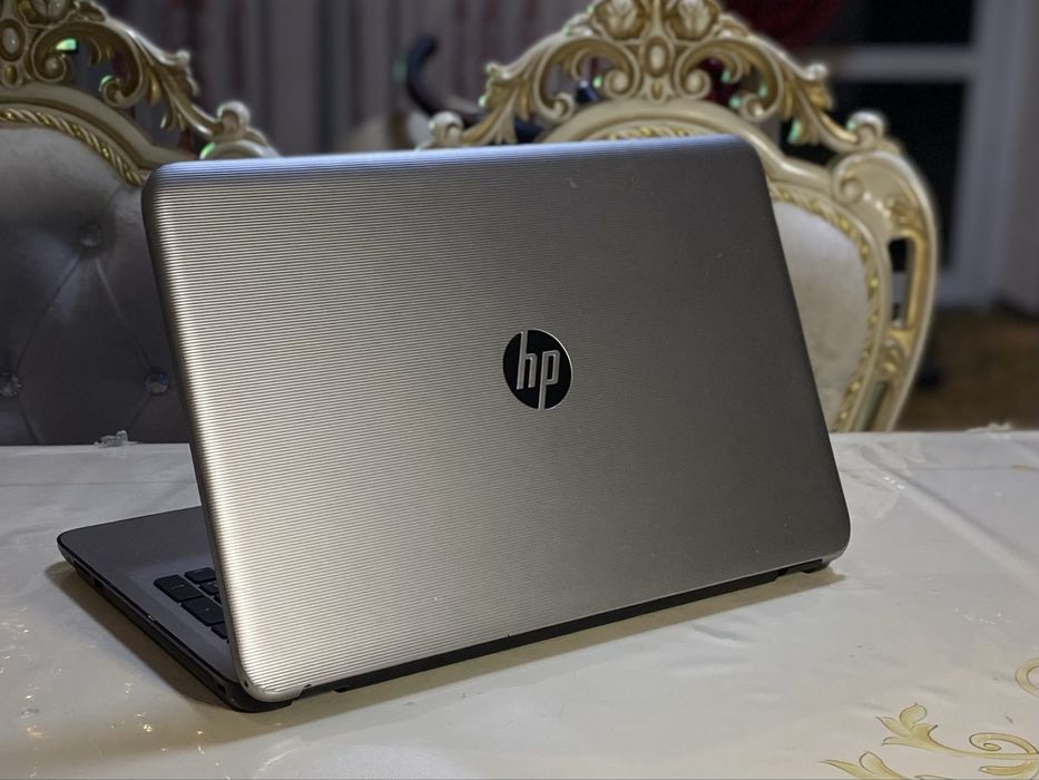 Ноутбук состояние нового / SSD 256/ A8 7410 (4 ядра)/ батарея 4 часа