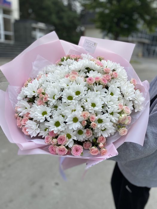 Доставка КВІТІВ, гелієвих куль, кімнатних рослин, декору - м. Нетішин.