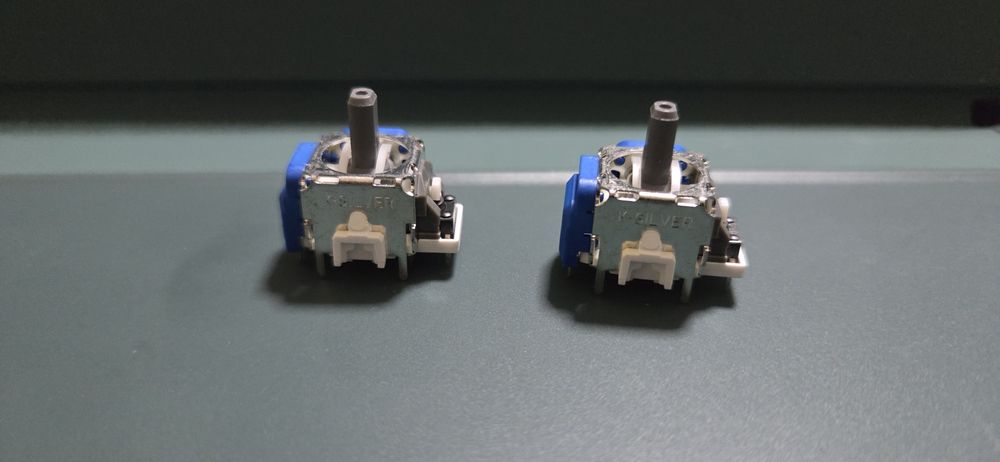 Joysticks Ksilver TMR para PS5 DualSense (Anti-Drift Definitivo)