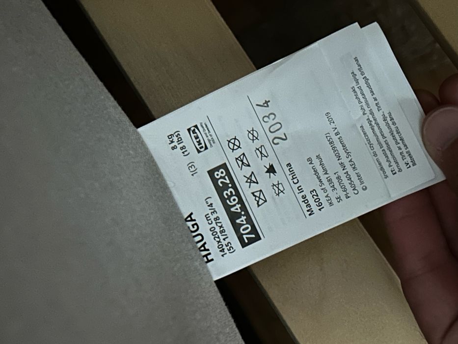 Cama IKEA 140x200 cm – Bege/Creme com estrado