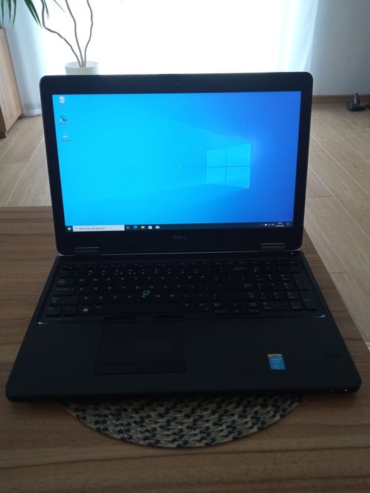 Dell latitude e5550 i5 8GB SSD