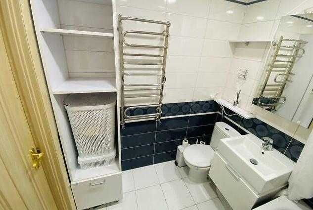 Оренда квартири, 3 кімнати, Рясне 1