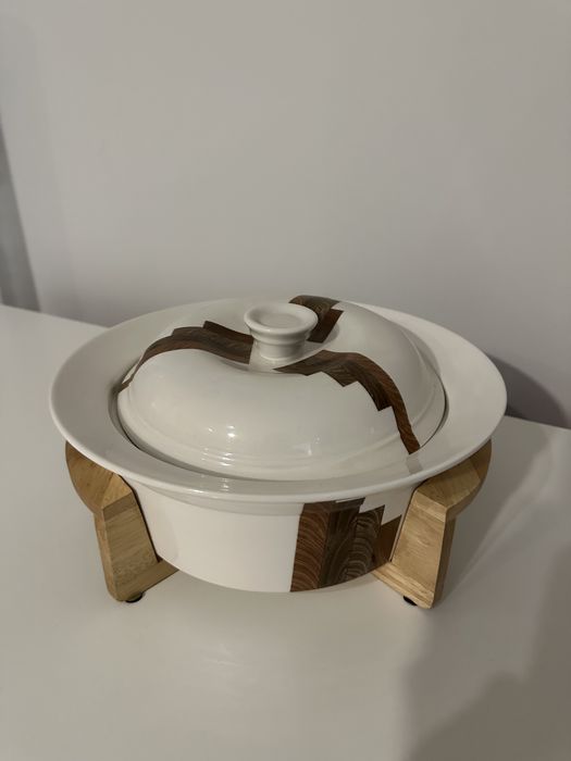 Waza z podstawą drewnianą