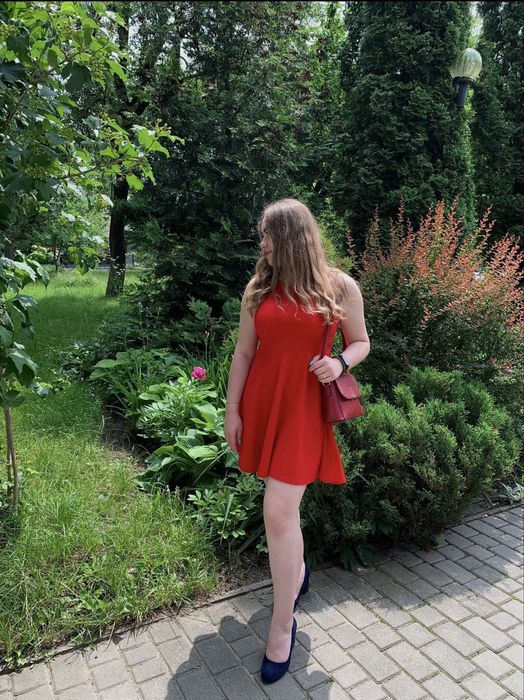 Плаття за символічну ціну