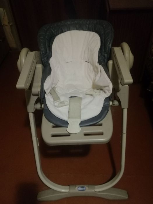 Дитячій стілець для годування CHICCO