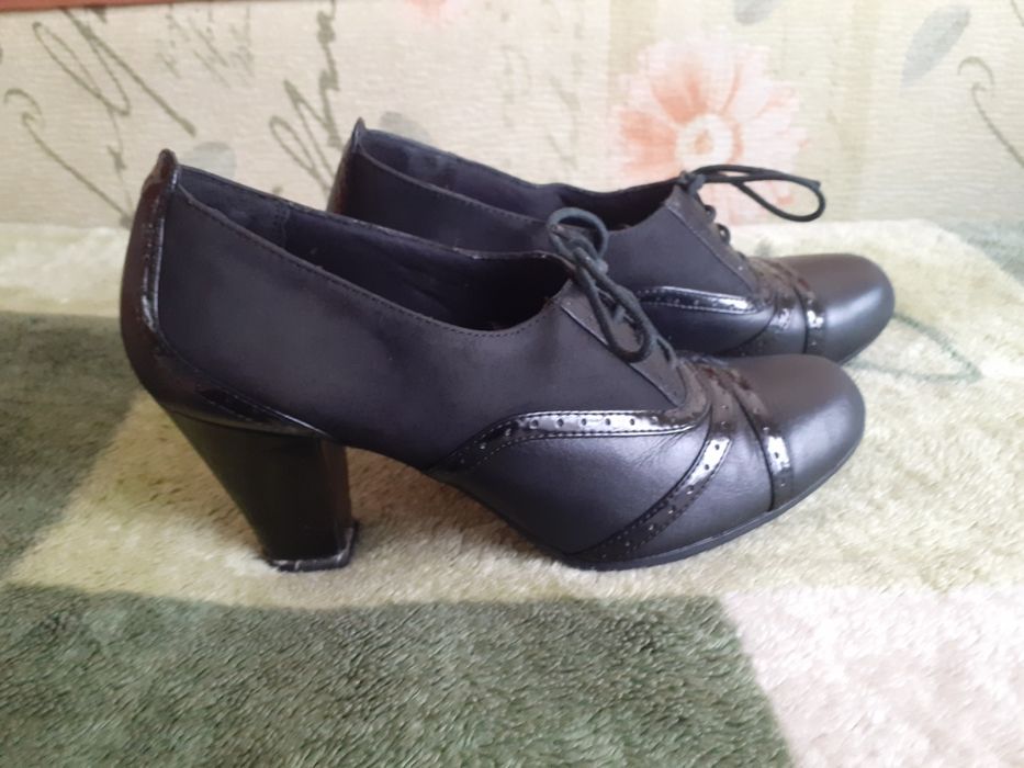 Шкіряні туфлі ботильйони Clarks , розмір 6, наш 38,5-39.