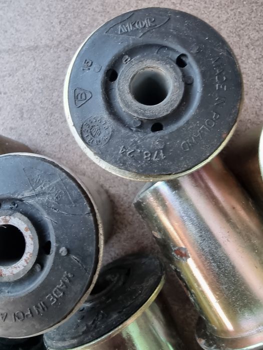 Tuleje wachacza tylnego Fiat Seicento i Cinquecento orginal