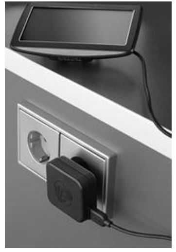 TomTom Universal Charger for GPS, Satellite, Navigation, and Smartphone – Black64297533653505123