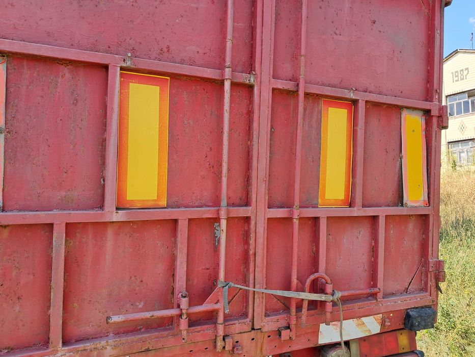 Ворота на полуприцеп зерновоз бортовий висота 2м ширина 2.5м (2.45м)