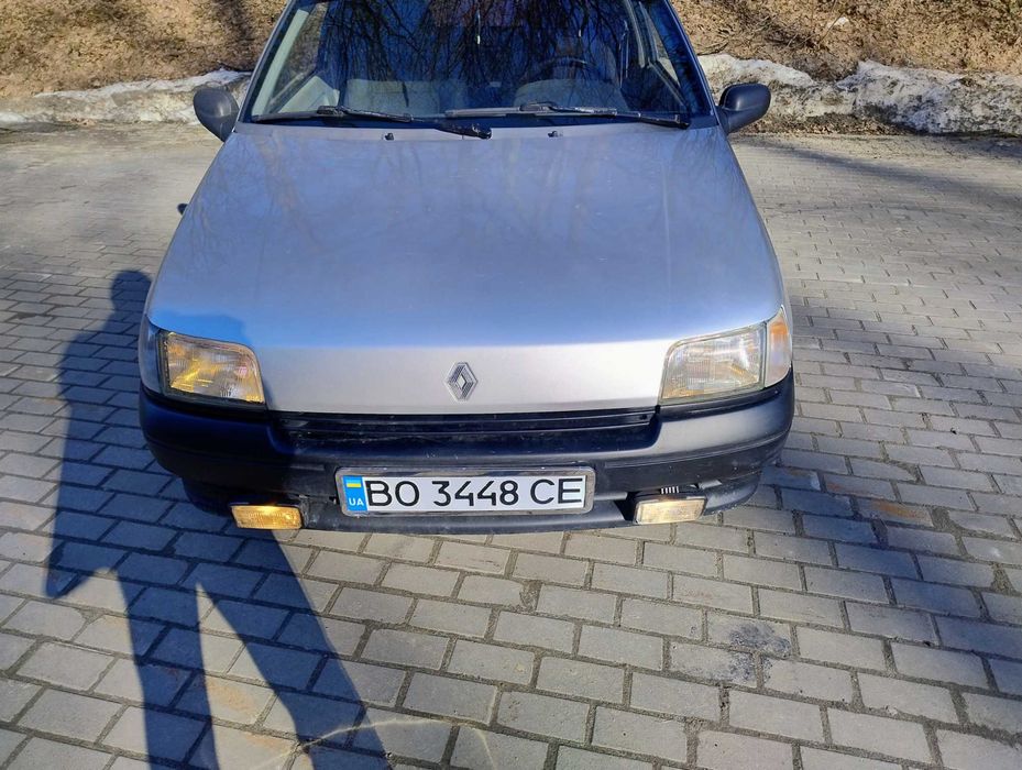 Продам автомобіль Renault Clio