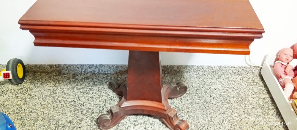 Mesa de jogo como nova