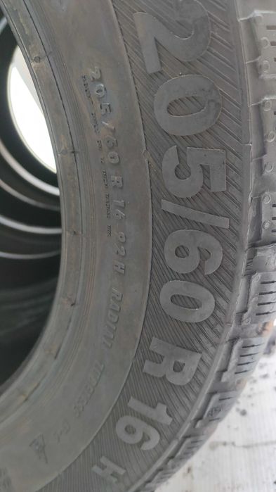 Opony Zimowe 205/60/16 Barum 4szt