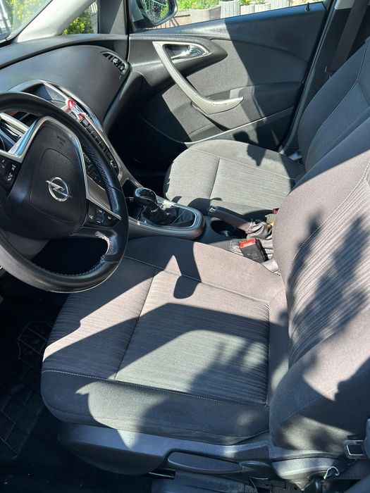 Opel Astra IV Sports Tourer