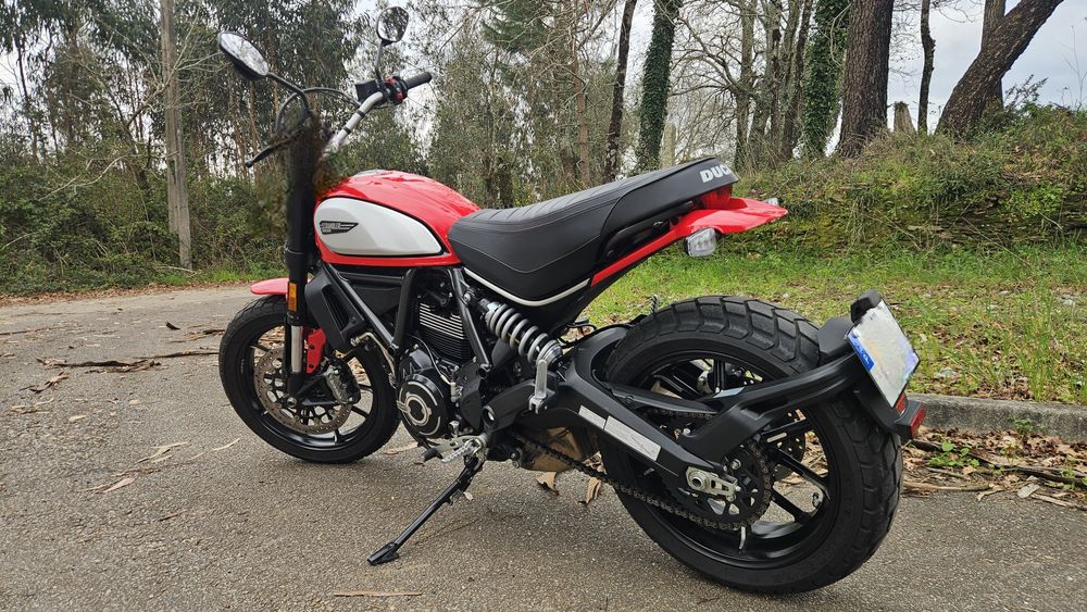 Ducati Scrambler Ícon Red 800