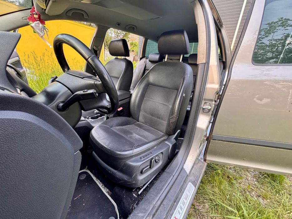 Fotele kanapa skóra alcantara podgrzewane elektryczne Skoda Octavia 2 II sedan kombi