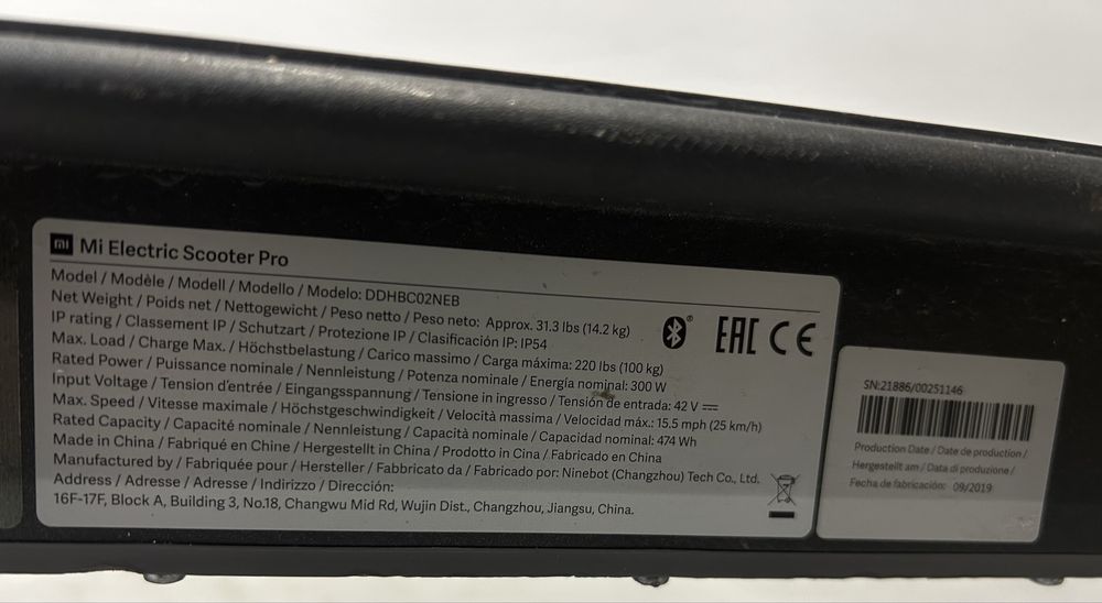 Sprzedam hulajnogę elektryczną Mi Electric Scooter Pro
