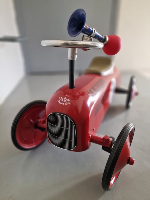 Carrinho clássico para.bebé, vermelho, bom estado