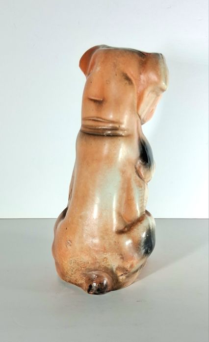 Antigo cão mealheiro