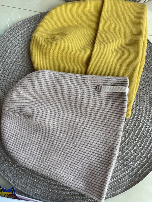 Шапка демисезонна гірчична бежева