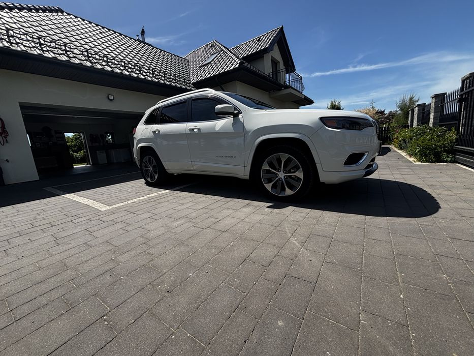 Jeep cherokee overland 3.2
