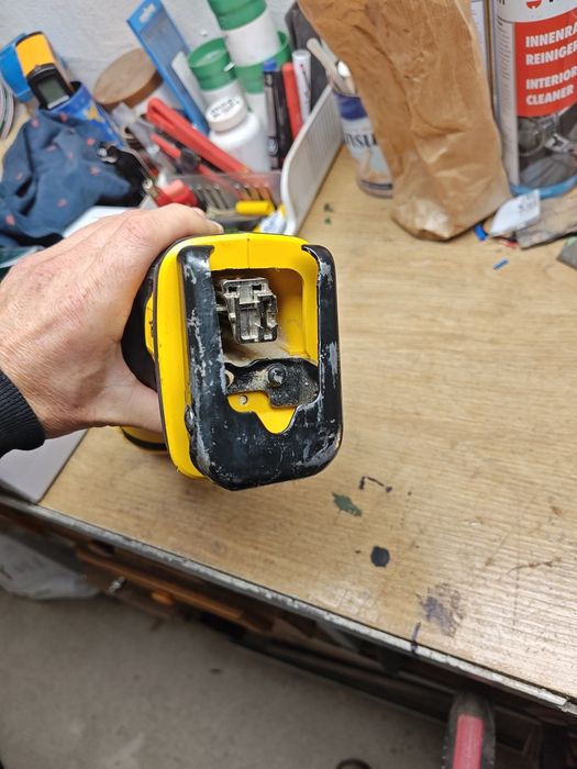 Dcs 367 DeWalt piła szablasta  lisi ogon