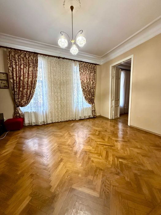 Уникальная четырехкомнатная квартира по ул. Успенской /парк Шевченко