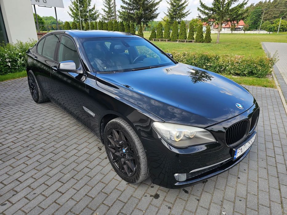 BMW Seria 7 Bmw 750i 4.4 biturbo INDIVIDUAL czarny środek kamery radar
