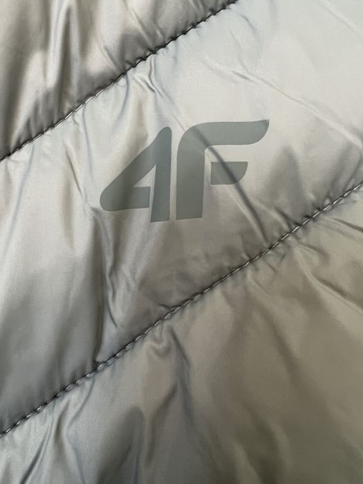 Piękna nowa lekka kurtka 4F rozmiar S