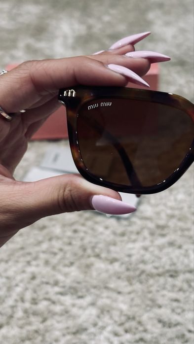 Oculos de sol da MiuMiu