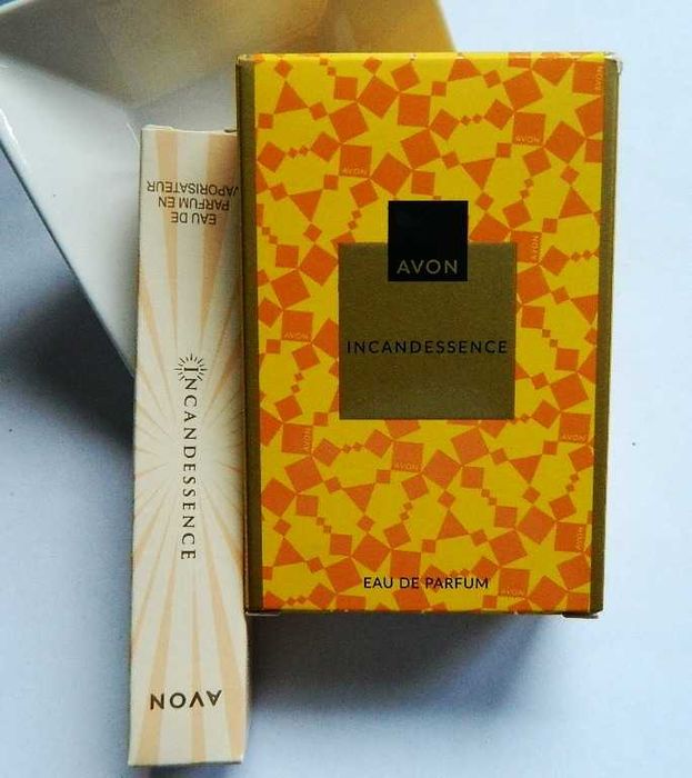 Avon, Woda perfumowana Incandessence, perfum 30 ml +perfumetka 10 ml