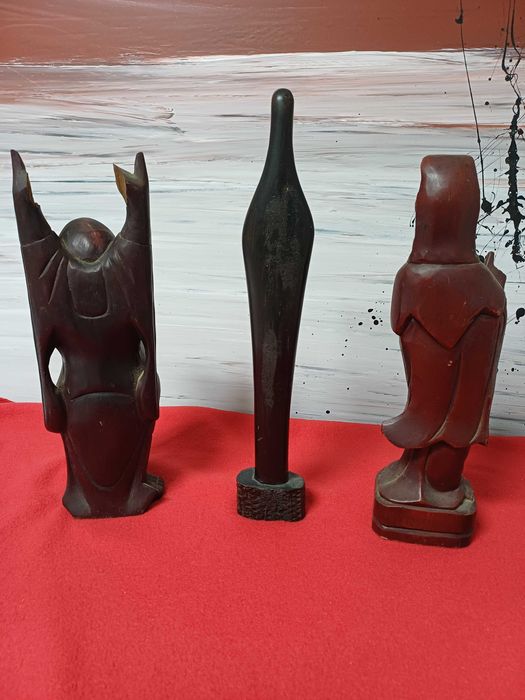 Estatuetas em madeira 3 unidades