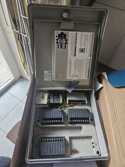 Контроллер автоматического полива Hunter ICC