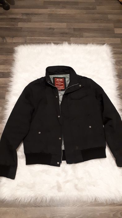 Kurtka czarna pikowana Jack & Jones rozmiar M