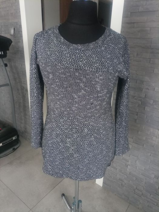 Sukienka swetr uciagliwa