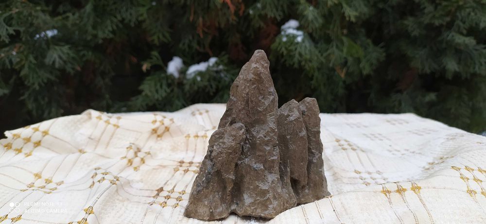 Skała do terrarium-miniaturowa góra.