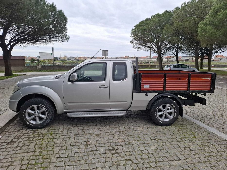 Nissan Navara 2.5 dCi 171cv 4x4 King Cab - Caixa aberta de madeira