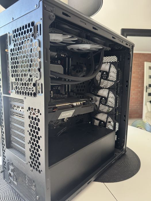 Komputer gamingowy RYZEN 7800X3D/32Gb RAM/RTX 2080