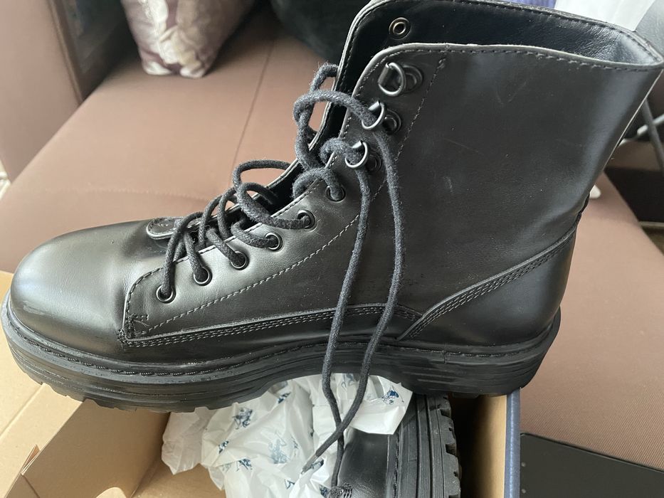Продам мужские ботинки Bershka 42 р