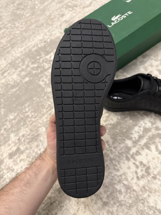 ПРОДАМ: нові оригінальні кеди Lacoste.