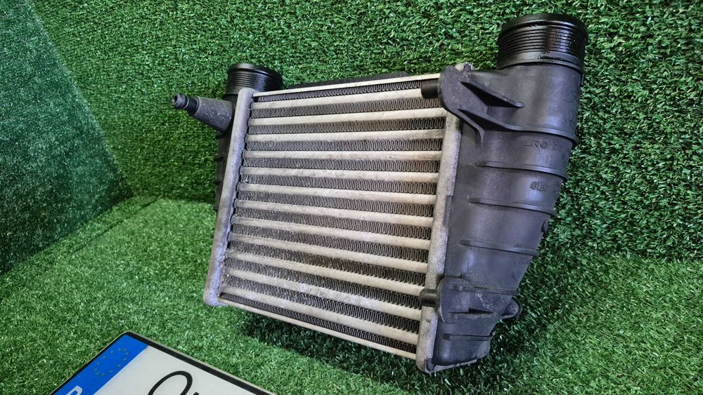 Intercooler Original Audi A4 B6 B7 8E 1.8T 1.9 TDI 2.0 TDI Ref. 8E0145806M em excelente estado