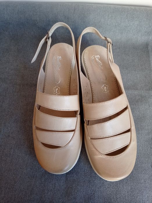 Buty skórzane rozmiar 40 nowe